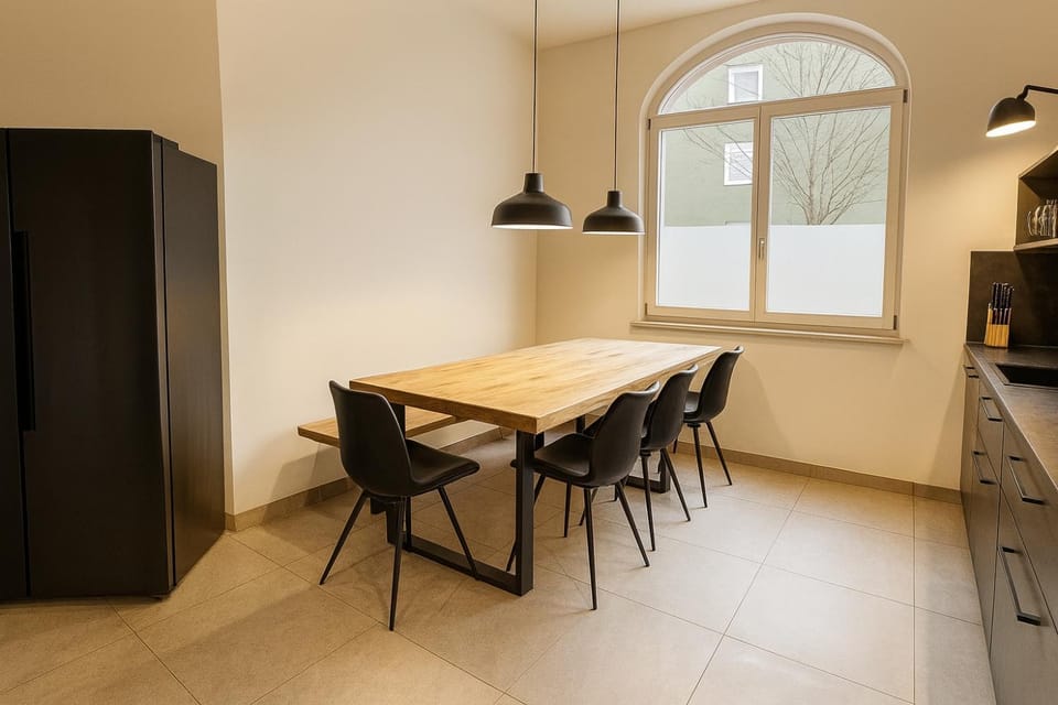 Dining area, kitchen