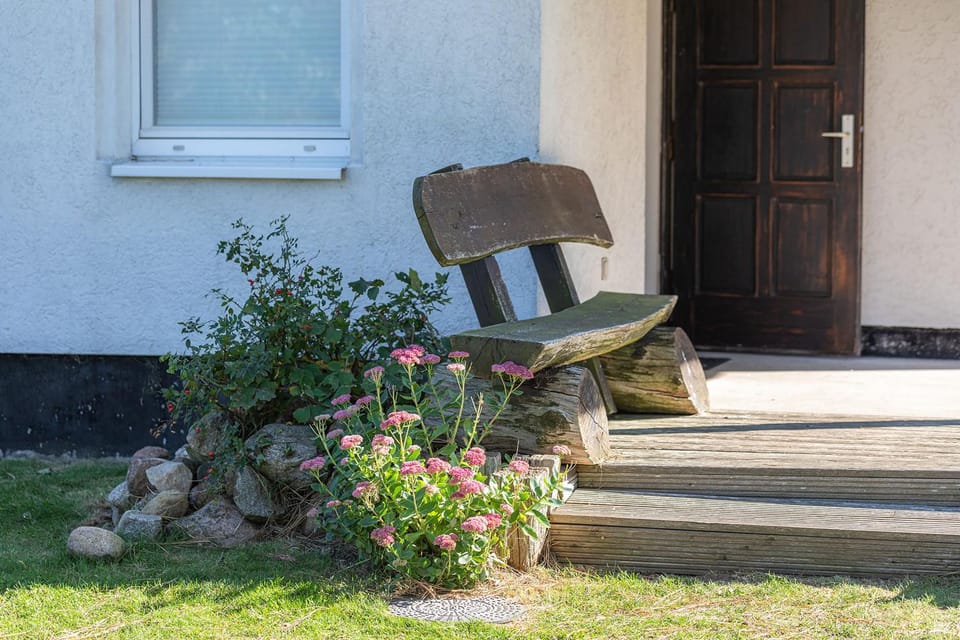 Property building, Spring, Day, Garden, Garden, Balcony/Terrace, Garden view