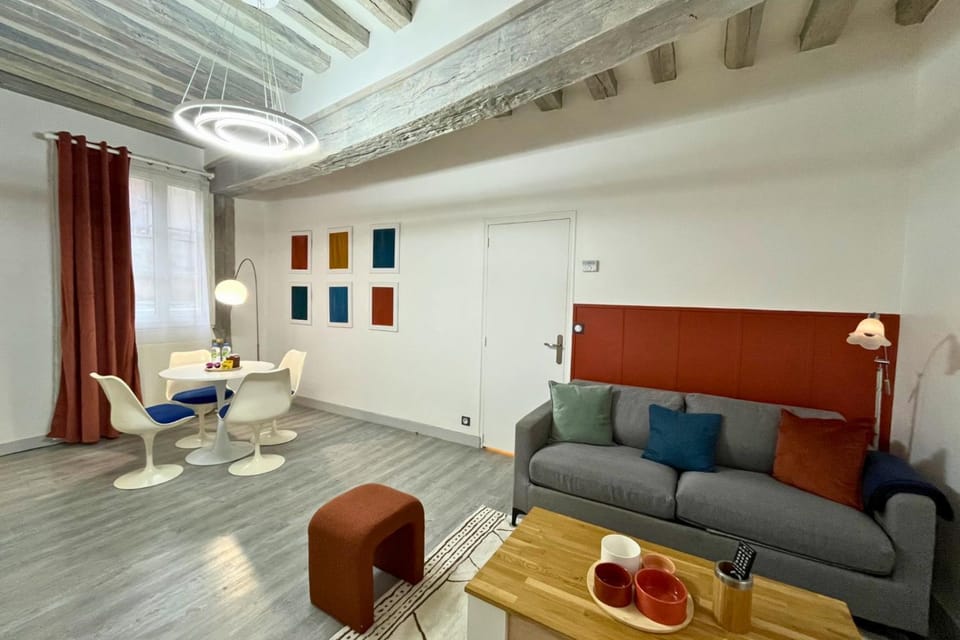 Living room, Decorative detail, Seating area