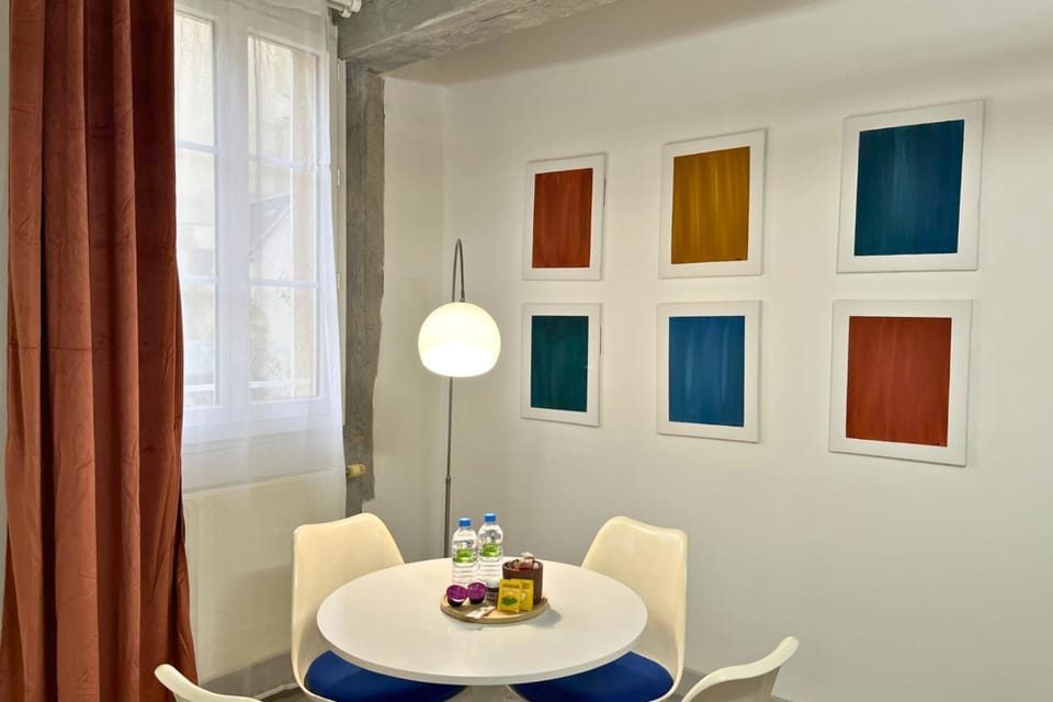 Seating area, Dining area, Meals