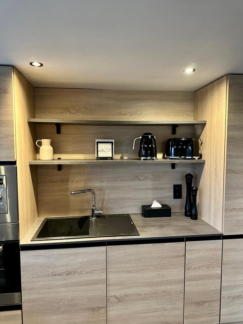 Coffee/tea facilities, kitchen