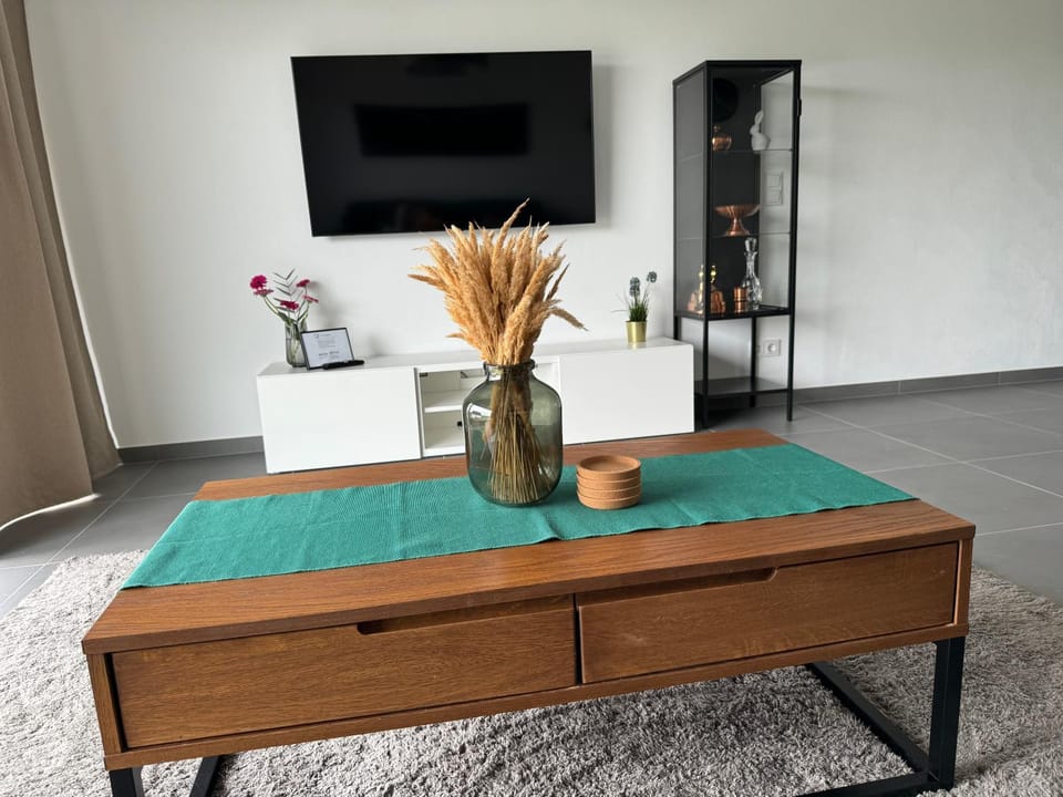 Communal lounge/ TV room, Living room
