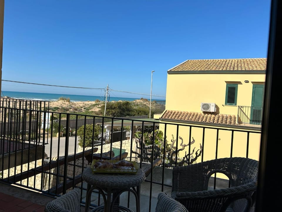 Property building, Natural landscape, View (from property/room), Balcony/Terrace, Balcony/Terrace, Sea view