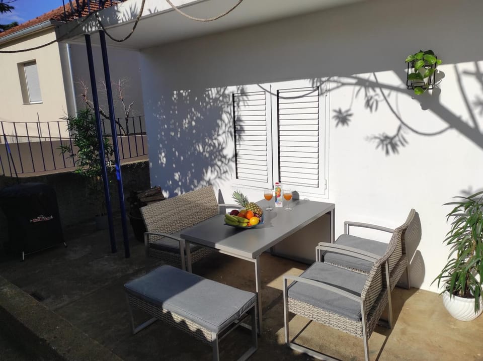 Balcony/Terrace, Seating area, Inner courtyard view