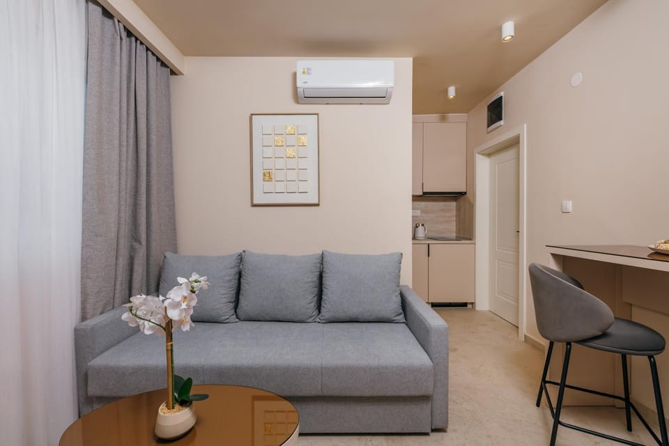 Kitchen or kitchenette, Living room, Dining area