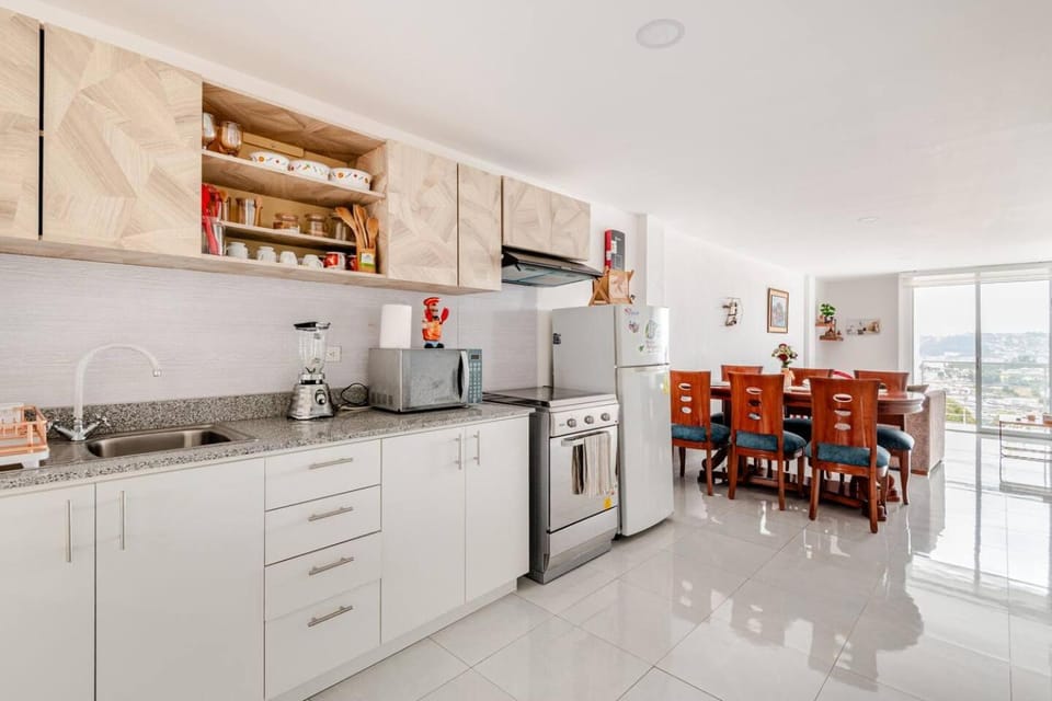 Kitchen or kitchenette, Dining area, oven, stove