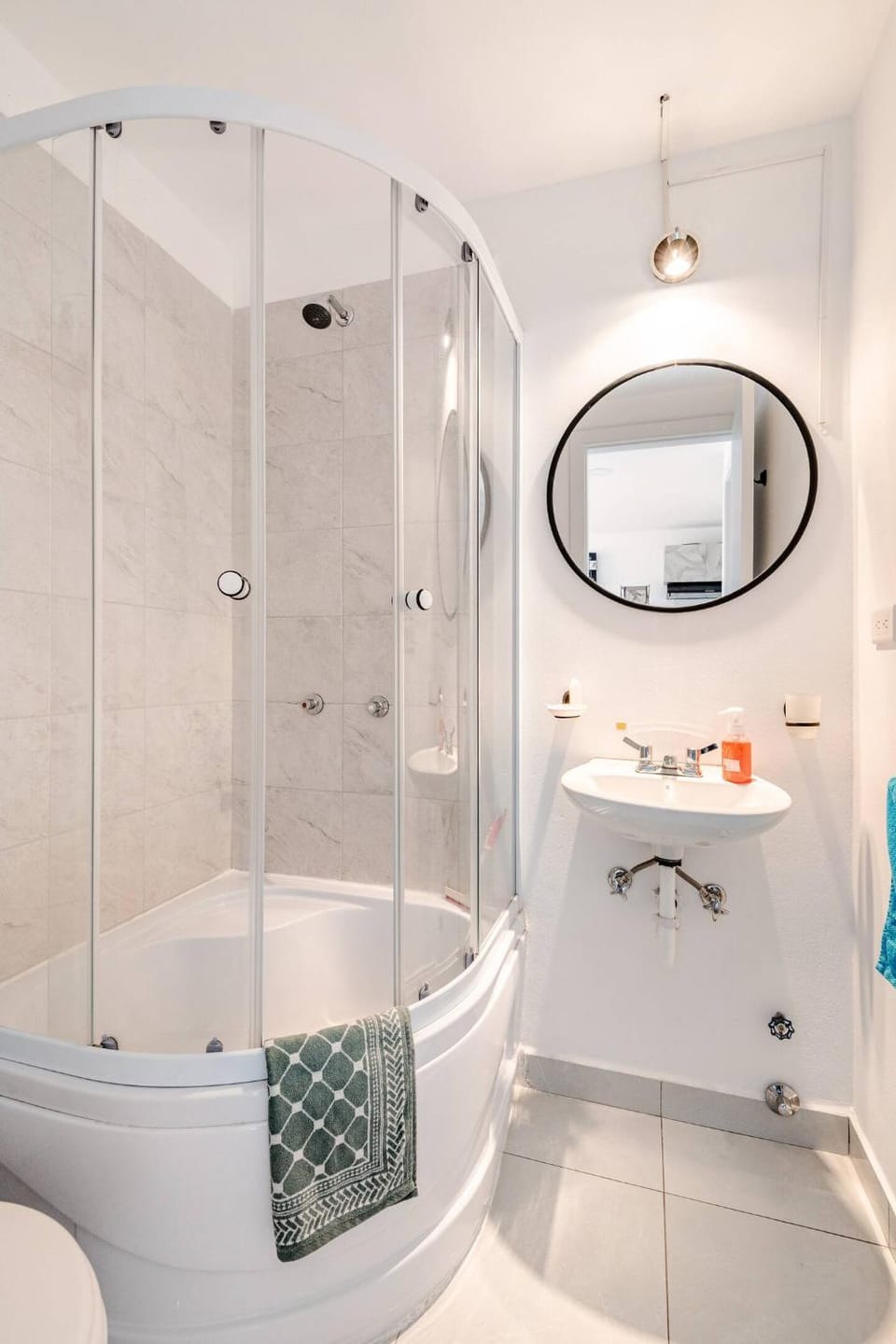 Shower, Bathroom, towels