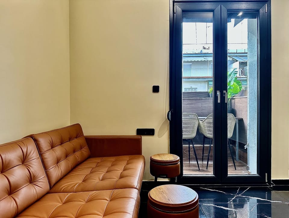 Balcony/Terrace, Living room, Seating area, Dining area
