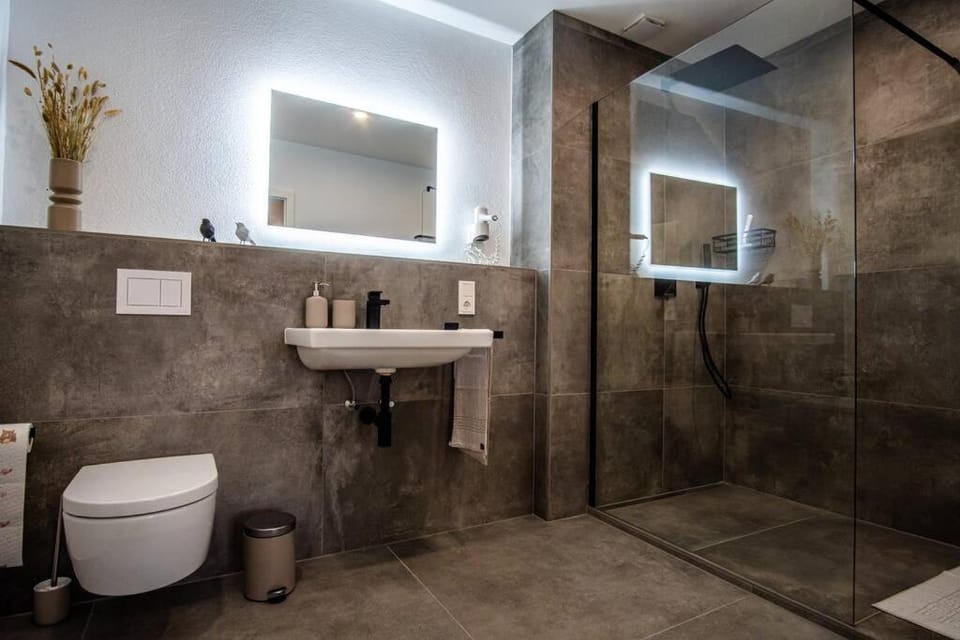 Shower, Toilet, Bathroom