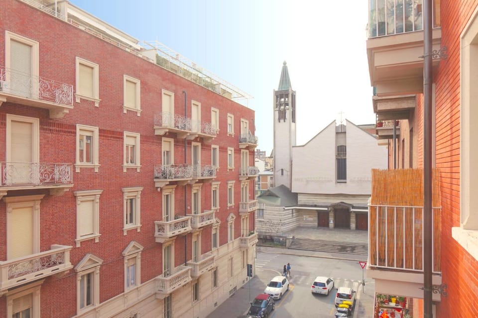 City view, Location