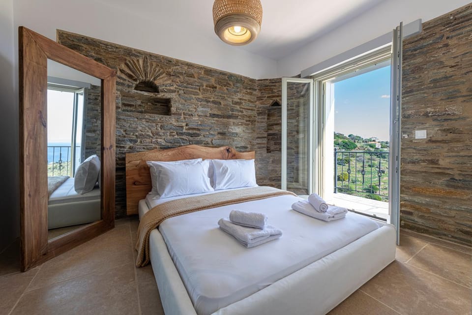 View (from property/room), Balcony/Terrace, Bedroom