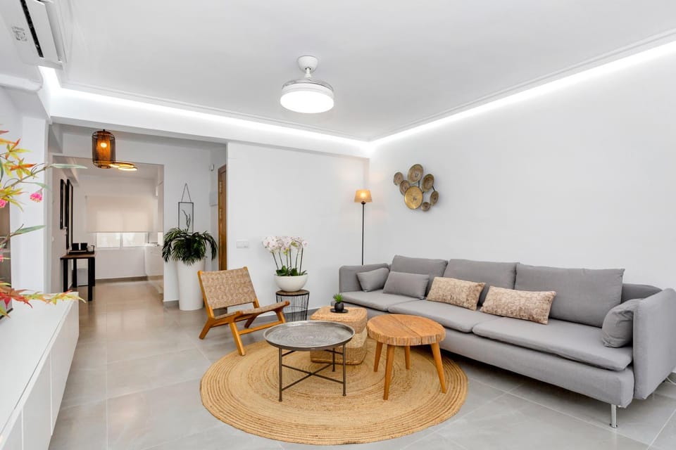 Kitchen or kitchenette, Living room, Seating area