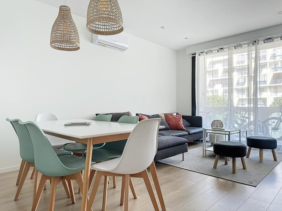 Living room, Seating area, Dining area