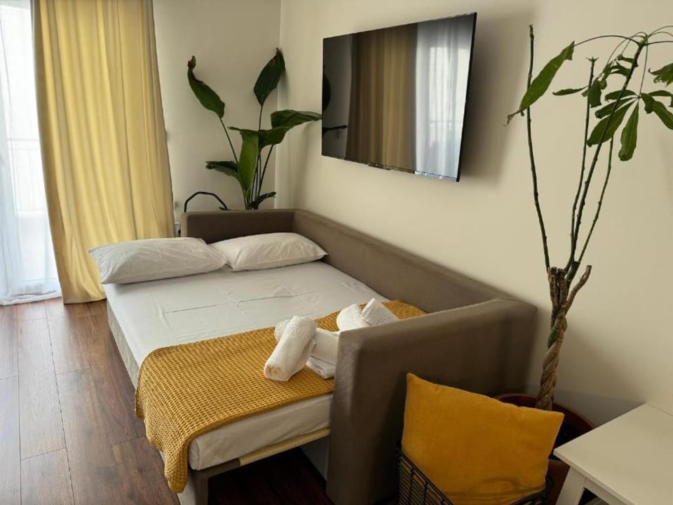 Escape Central Stay with Parking - Meno Homes 4A Apartment in Decentralized Administration of Macedonia and Thrace