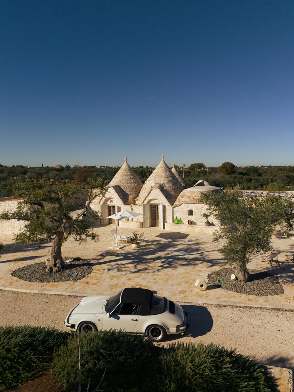 Property building, Day, Neighbourhood, Natural landscape, Street view