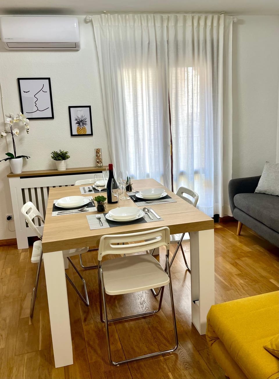 Living room, Dining area
