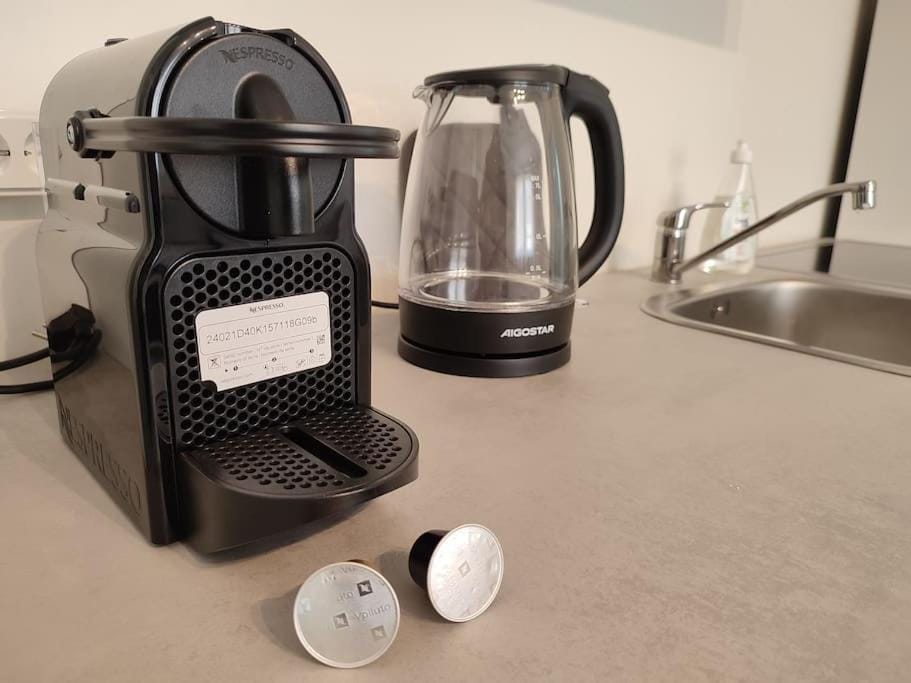 Coffee/tea facilities, Kitchen or kitchenette