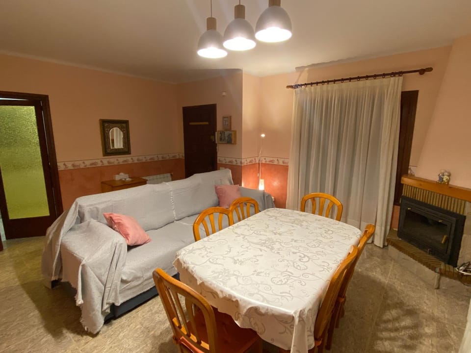 Villa Fleuret House in Creixell