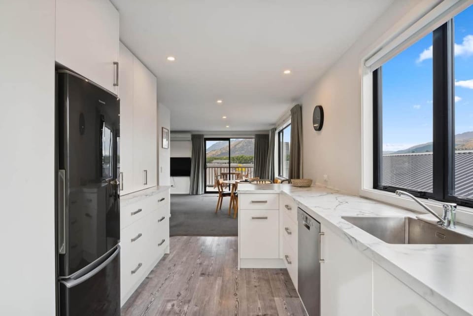 Modern Apartment with Coronet & Remarkables views Apartment in Queenstown