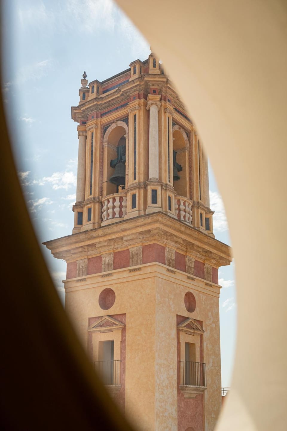 Day, Landmark view