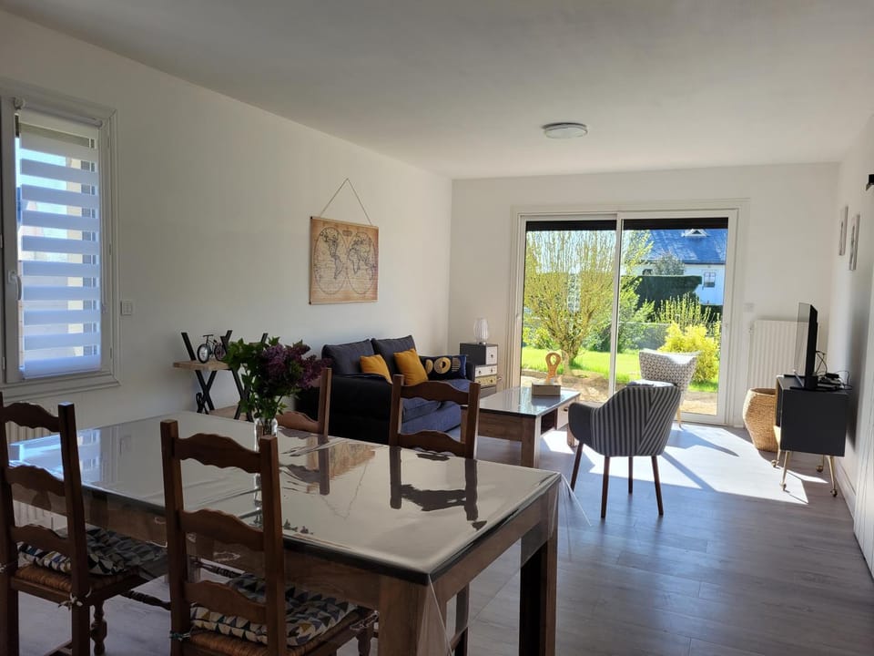 View (from property/room), Living room, Dining area