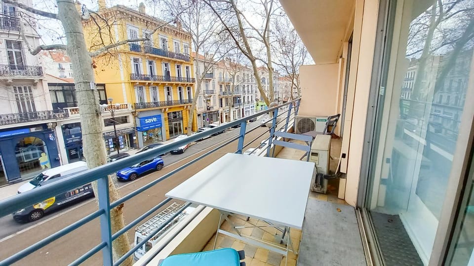 Balcony/Terrace, City view