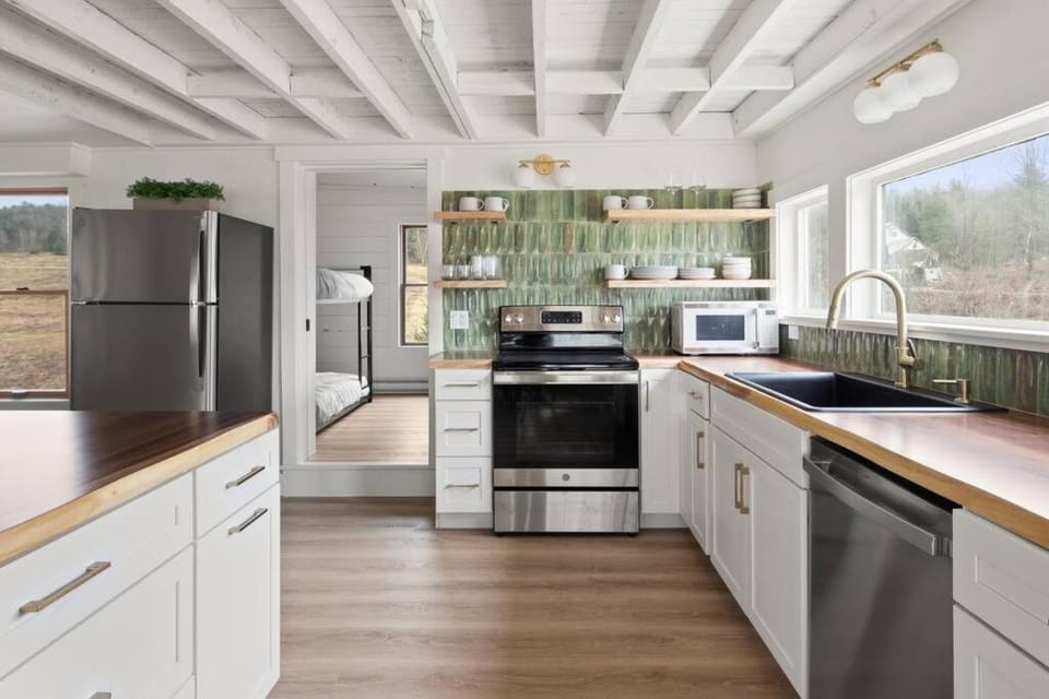 100% Renovated Stowe Village Farmhouse House in Stowe