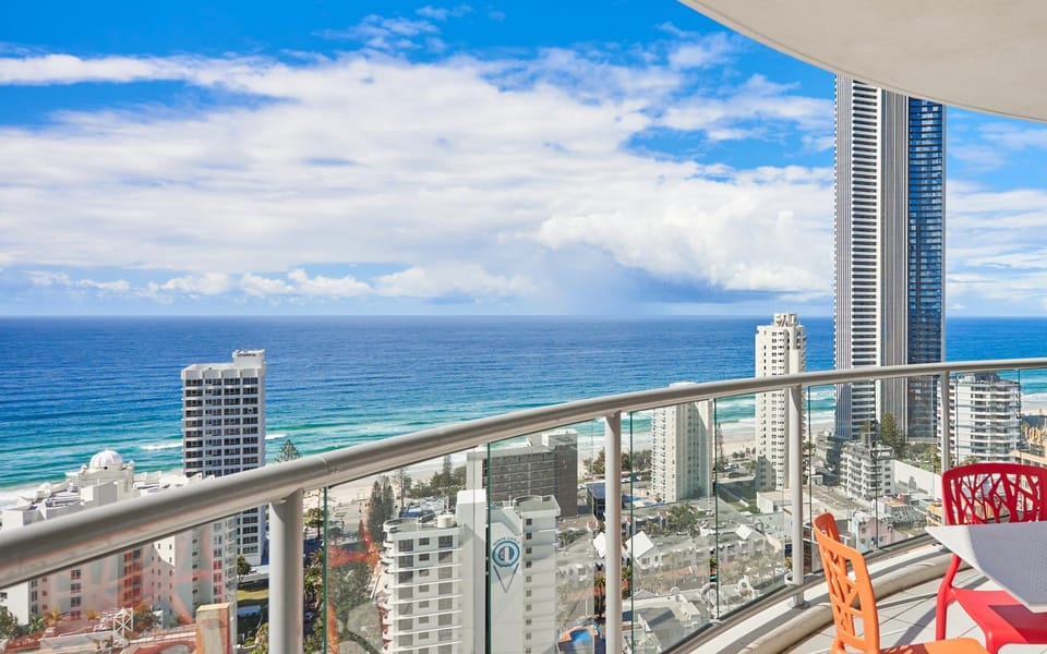 Oceanview 3 Bedroom Apartment in Surfers Paradise - Serain Residences Apartment in Surfers Paradise