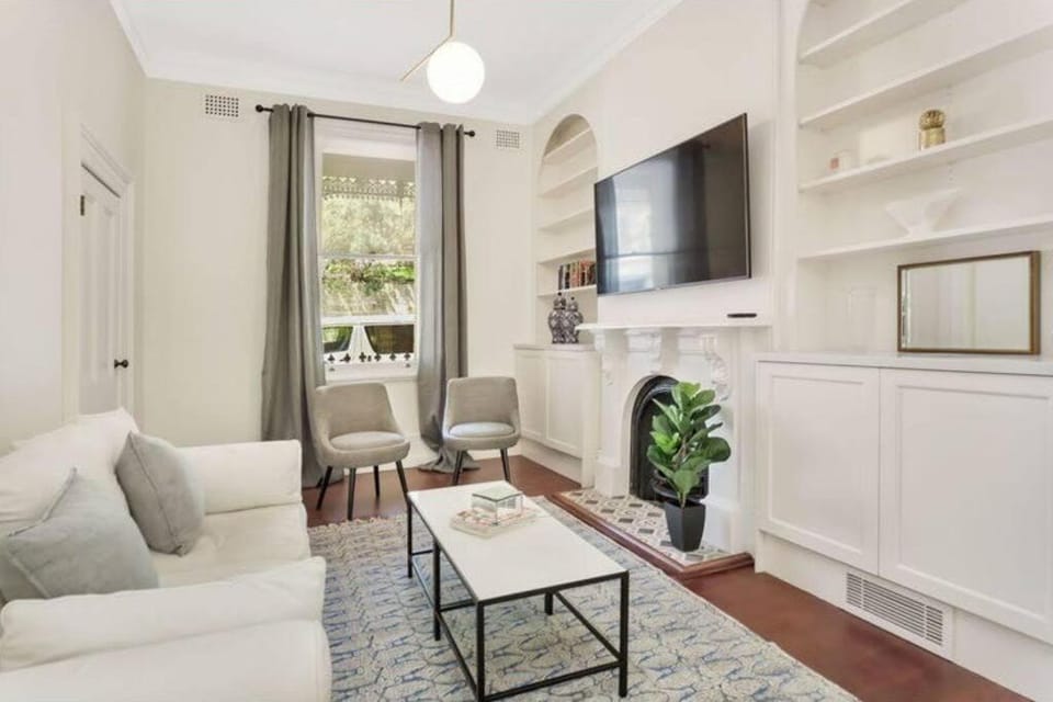 TV and multimedia, Living room, Seating area
