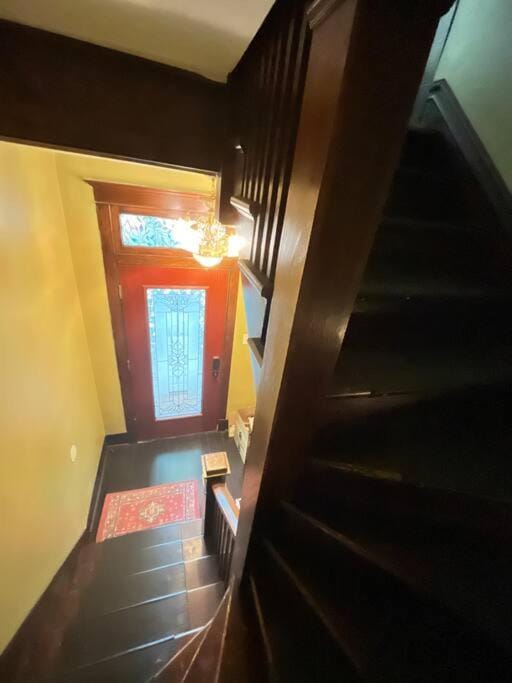 Irving Park updated vintage top unit 2-flat Apartment in Chicago