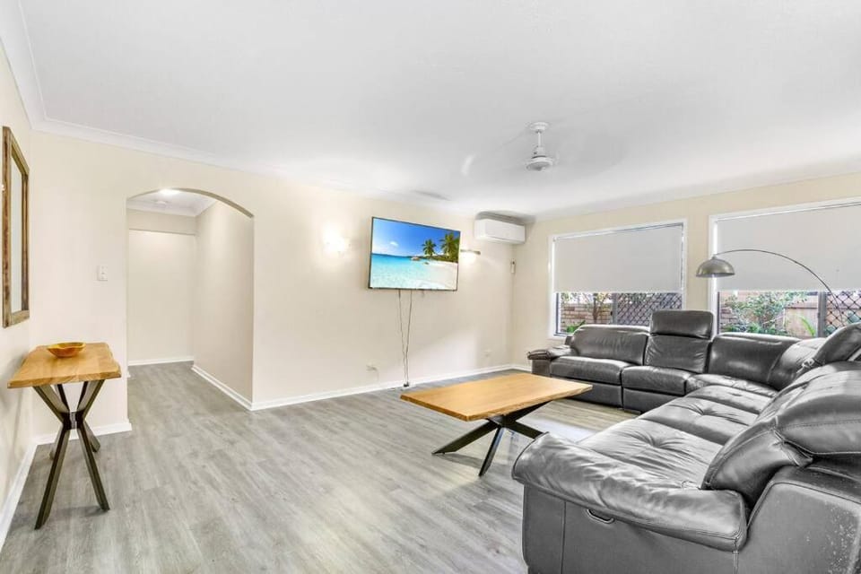 Paradise Villas- Villa 1 Apartment in Surfers Paradise