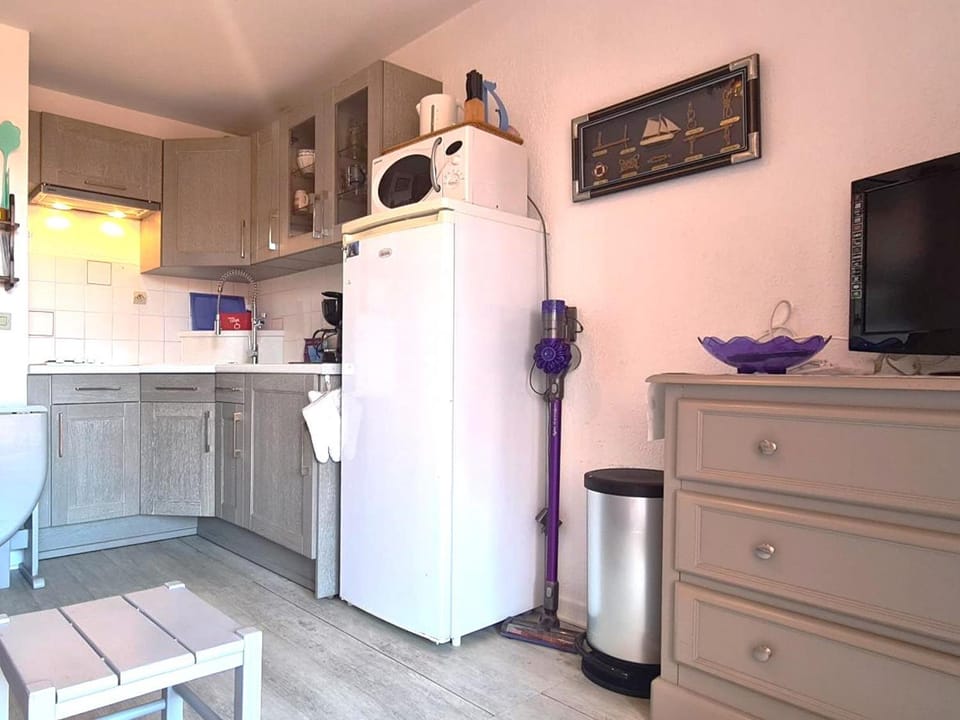 Joli T2 à Collioure, accès direct plage, climatisation, parking privé - FR-1-309-433 Apartment in Collioure