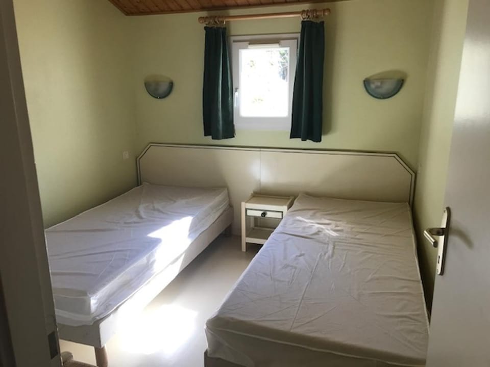 Spacieuse maison à Saint Jean de Monts proche forêt avec terrasse, 3 chambres et parking privé - FR-1-323-524 House in Saint-Jean-de-Monts