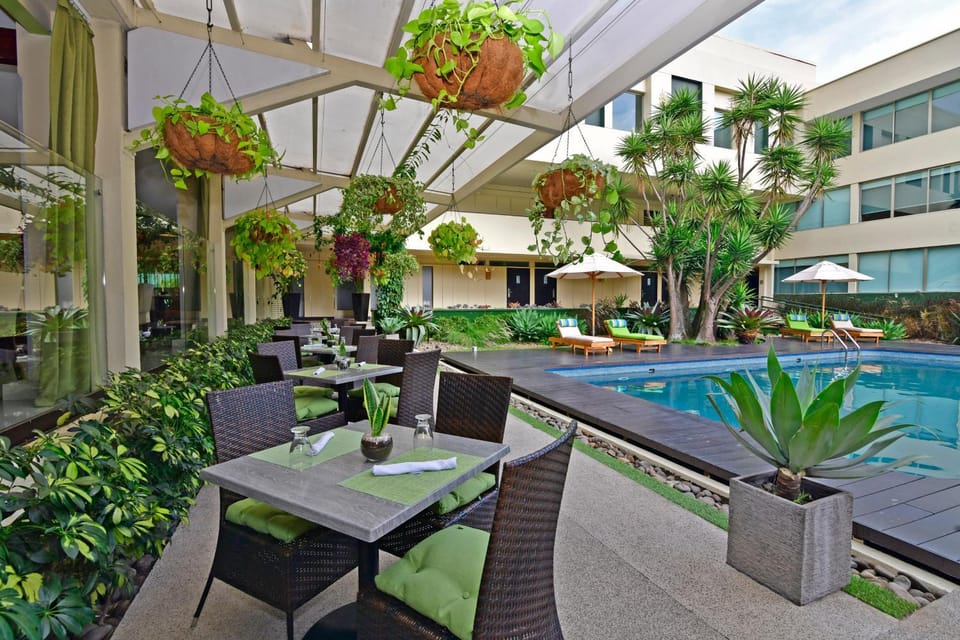 Property building, Garden, Pool view, Swimming pool