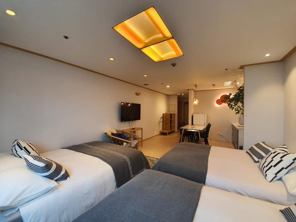 [Hongik-Univ] Modern studio Apartment in Seoul