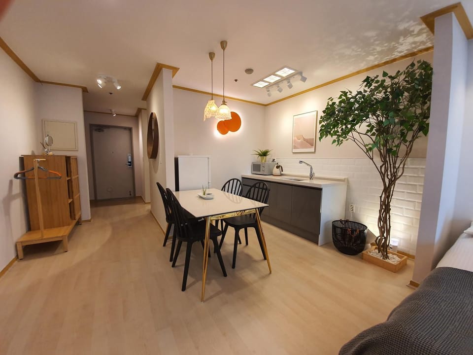 [Hongik-Univ] Modern studio Apartment in Seoul
