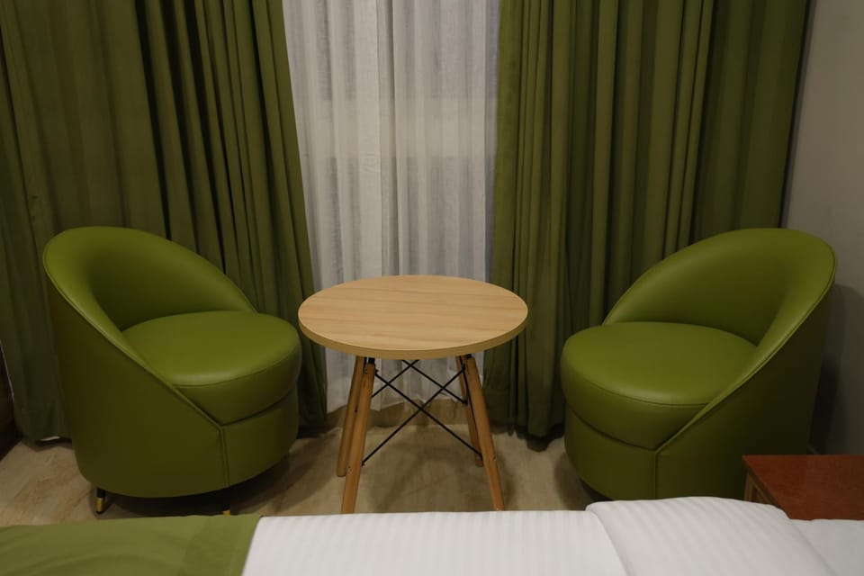 Seating area, Bedroom