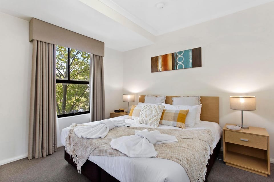 2BDR 1BTH - James Street Magic Apartment in Perth