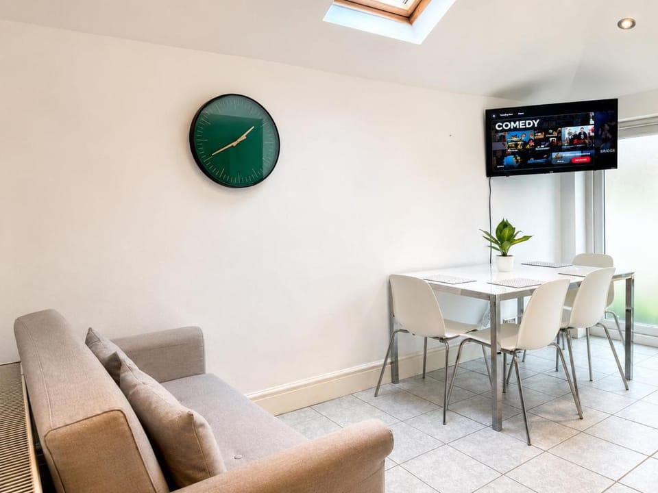 Falcon - 2 Bedroom Ground floor flat in Central London Apartment in London Borough of Southwark
