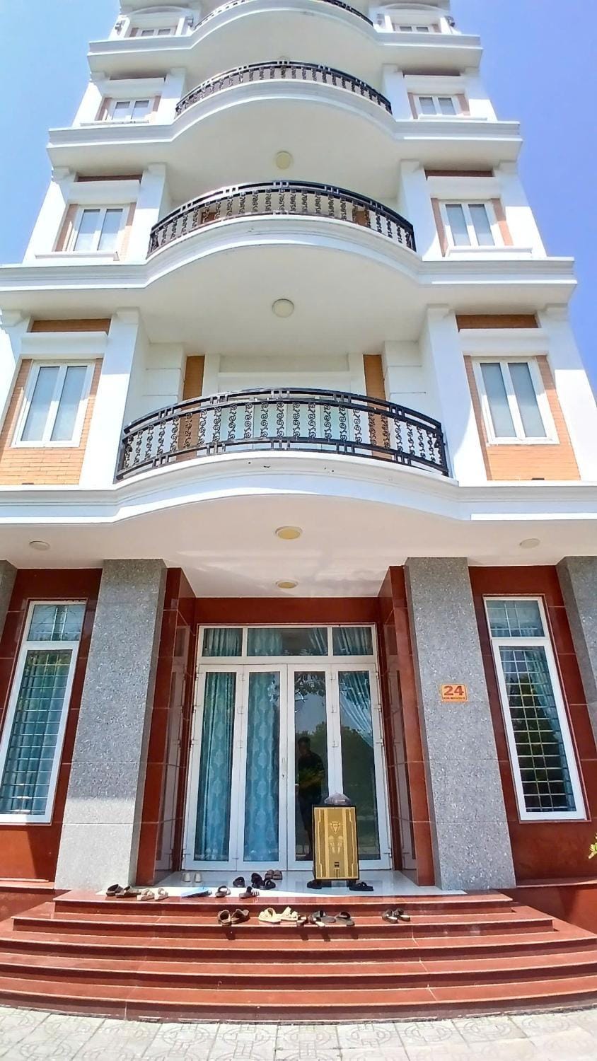 Cơ sở 2 - Hà Hùng Panorama Hotel Cho thuê nhà nguyên căn 3 phòng ngủ và bếp gần chợ đêm Apartment in Kien Giang