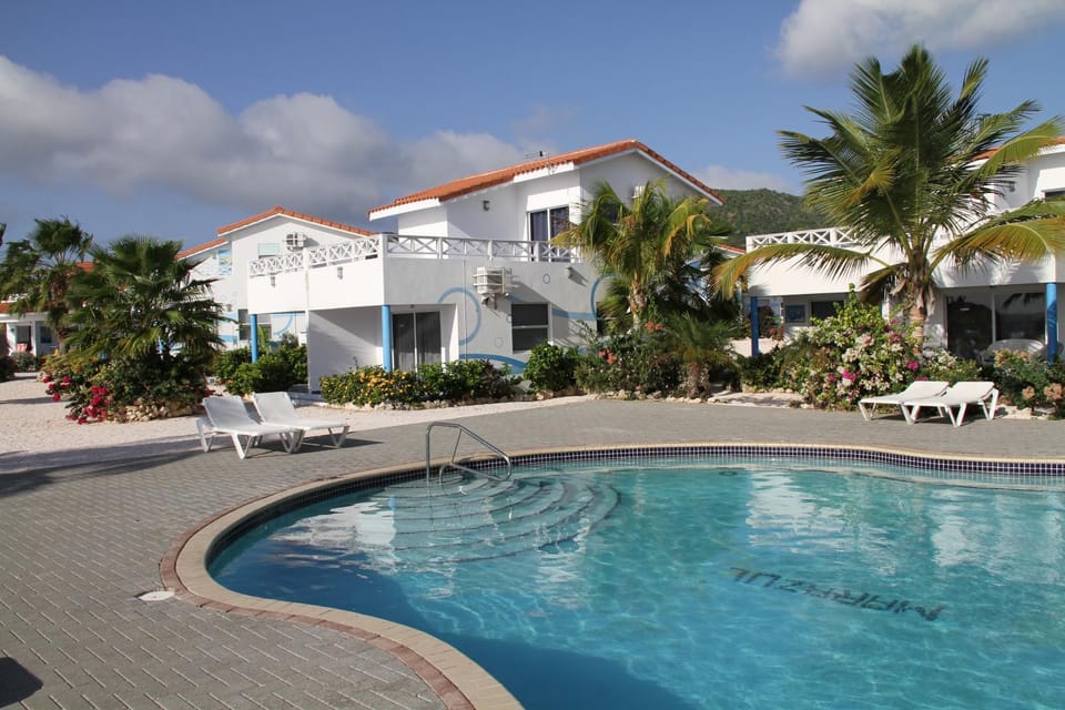 Facade/entrance, Garden, Diving, Swimming pool, Swimming pool