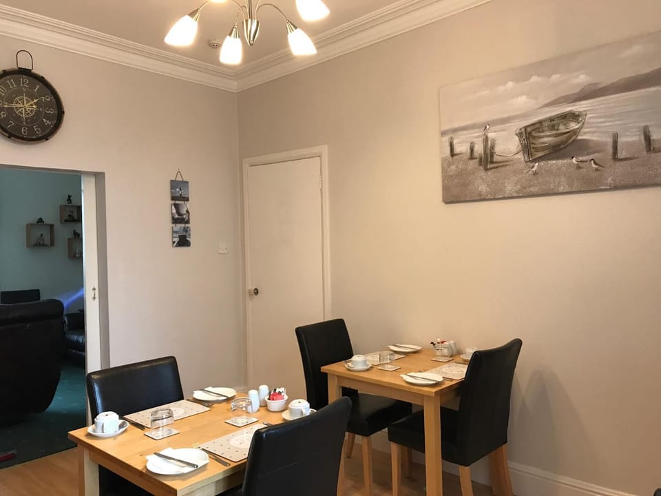 Dining area, Breakfast