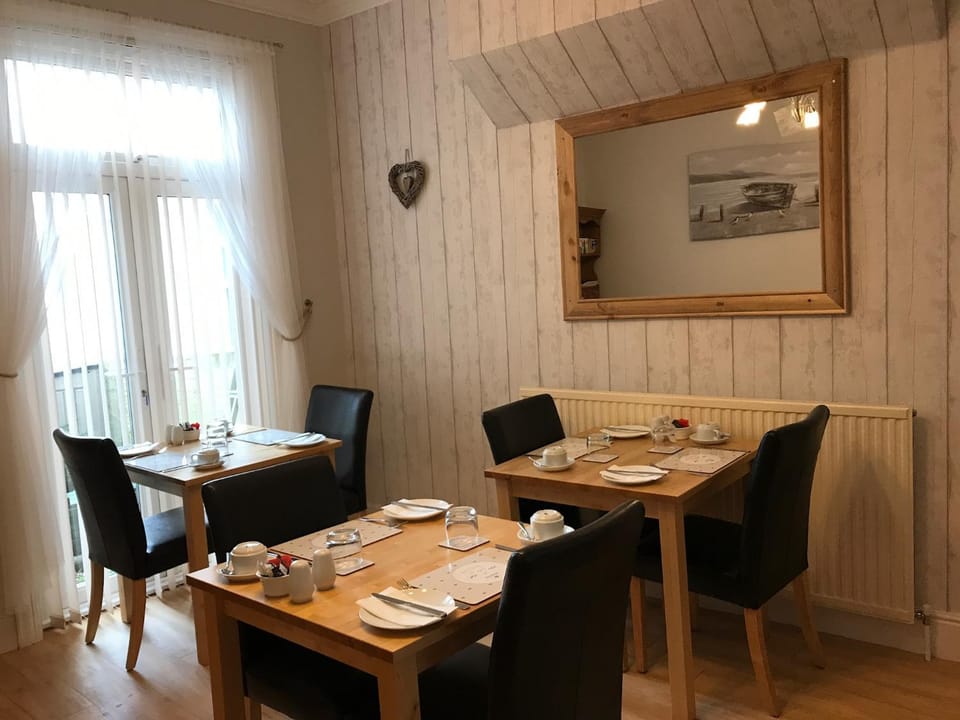 Dining area, Breakfast