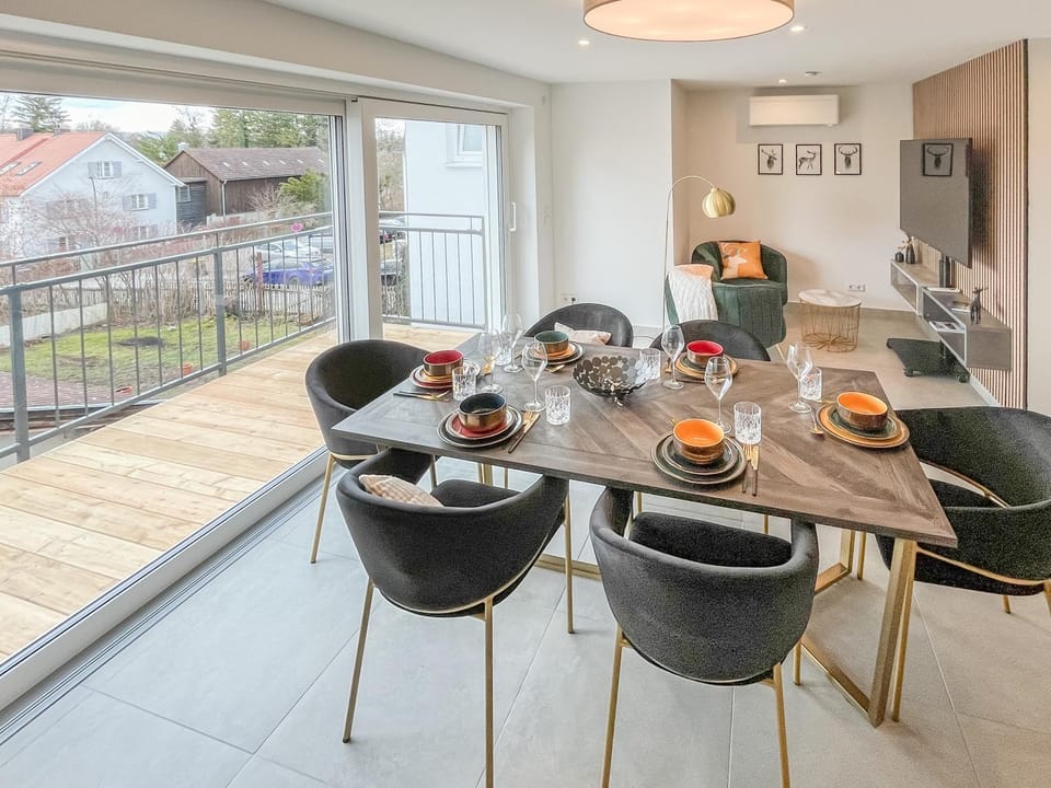Living room, Seating area, Dining area, Food