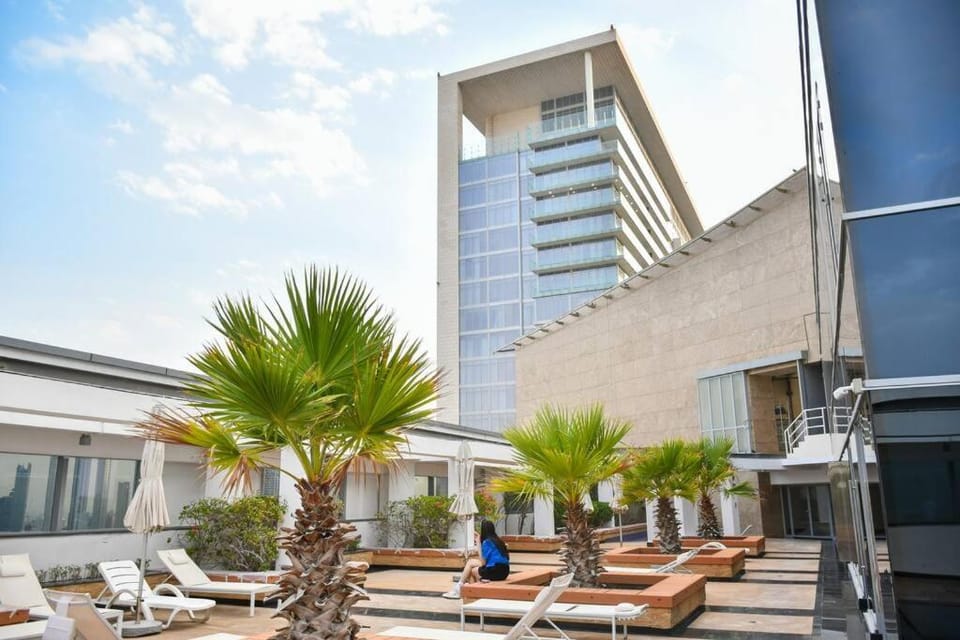 Heart of DIFC: SKY Gardens Modern Chic Studio Apartment in Dubai