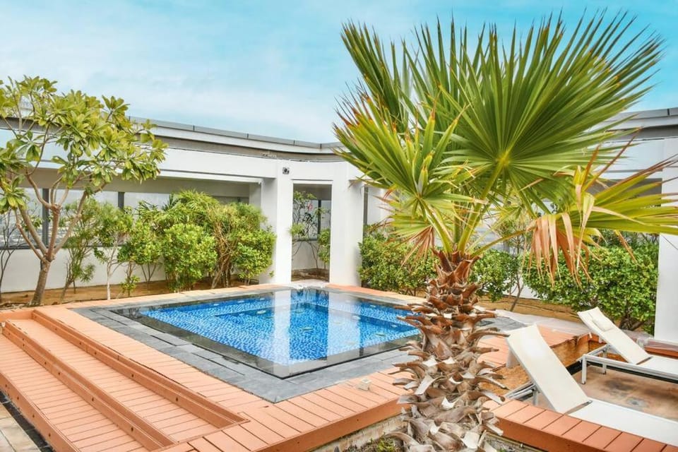Heart of DIFC: SKY Gardens Modern Chic Studio Apartment in Dubai