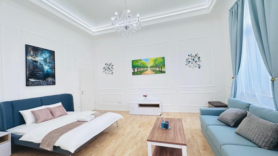 Seating area, Bedroom
