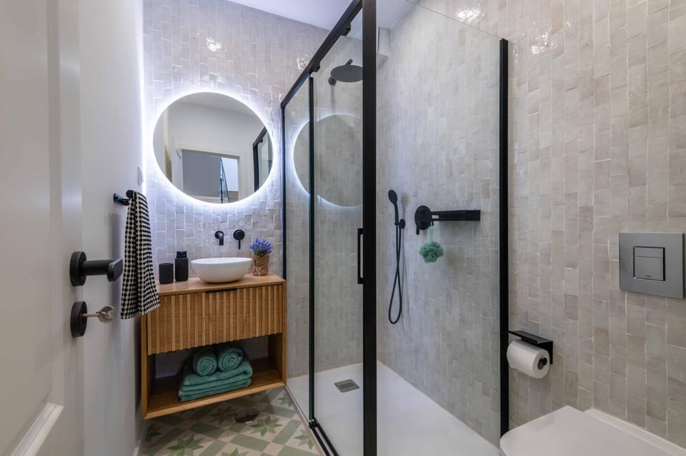 Shower, Bathroom, towels