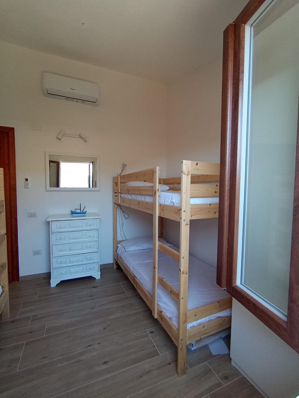 Bed, Bedroom, bunk bed, air conditioner