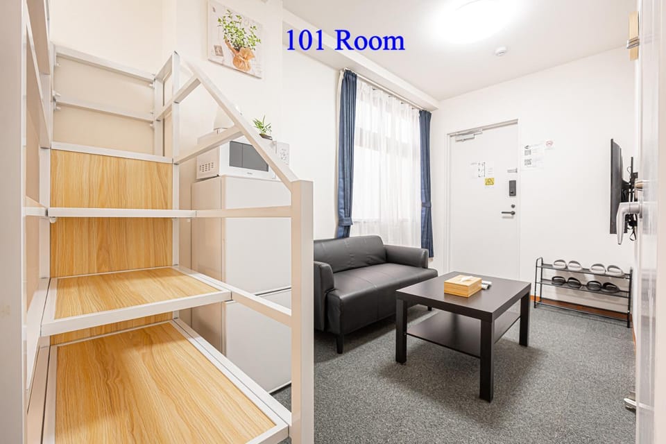 Bed, Living room